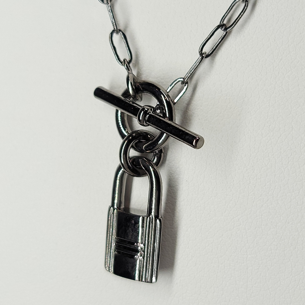 Trendy Padlock Toggle Paperclip Necklace NEW - Picture 10 of 11